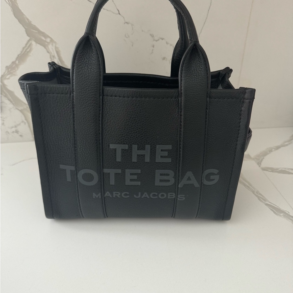 Marc Jacobs The LEATHER SMALL TOTE BAG